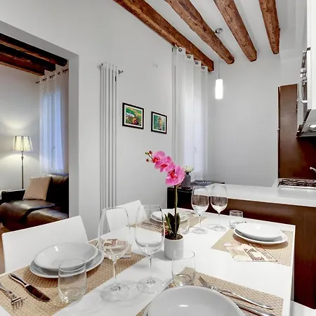 Botteri Palace Apartments By Wonderful Italy Venice Exterior photo